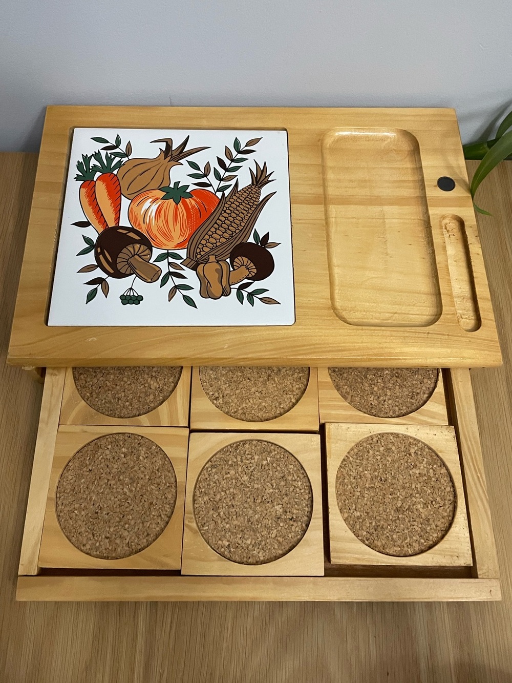 Vintage 1970s Wooden Charcuterie Cheeseboard Serving Tray with Cork Coasters
